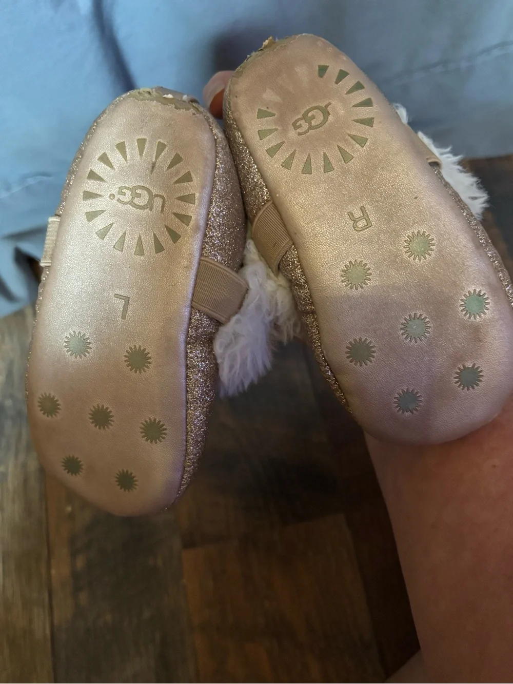 UGG glitter faux fur shoes infants size 4/5